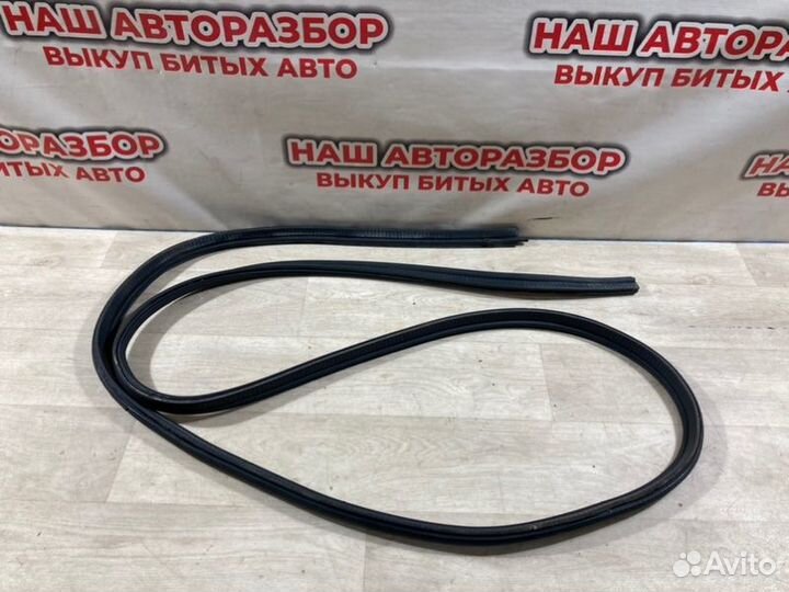 Уплотнительная резинка крышки багажника Datsun