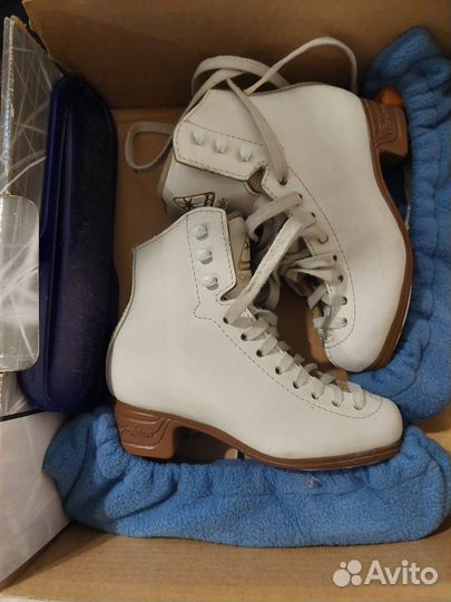 Профессиональные фигурные коньки