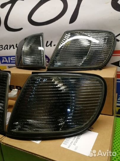 Темные передние поворотники Ауди 100 С4