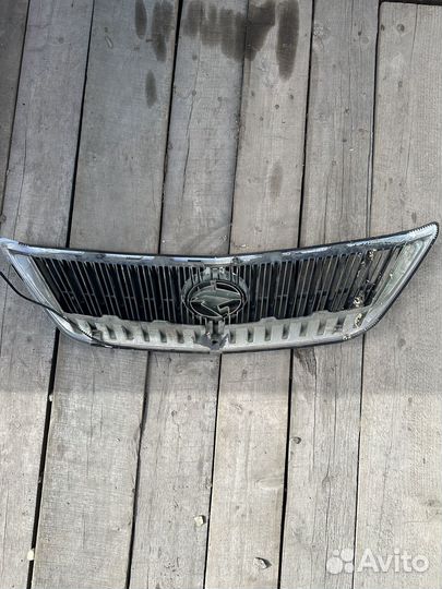 Решетка радиатора тойота Harrier