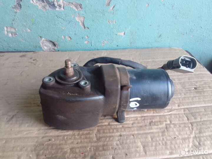 Мотор стеклоочистителя Renault Laguna 1