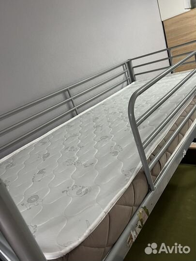 Двухъярусная металлическая кровать IKEA