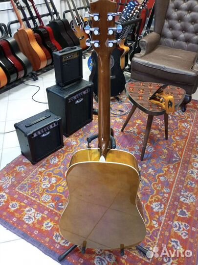 Гитара электроакустическая