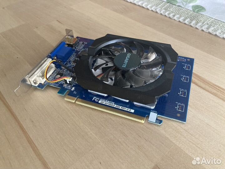 Видеокарта nvidia gigabyte GT 730, 2гб DDR3 произв