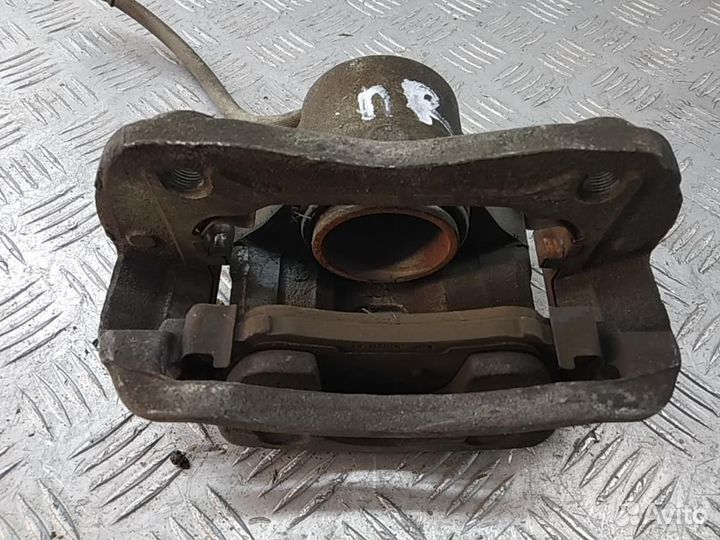 Суппорт передний правый Hyundai Elantra