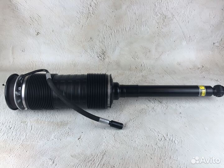 Гидростойка задняя левая Mercedes W221