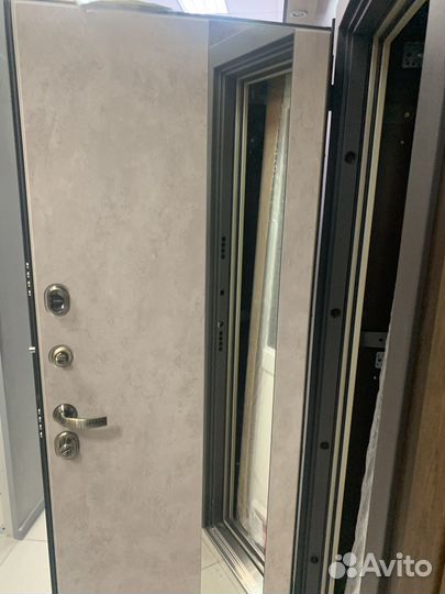 Дверь входная с терморазрывом
