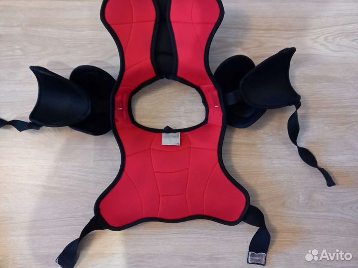 Нагрудник хоккейный ccm