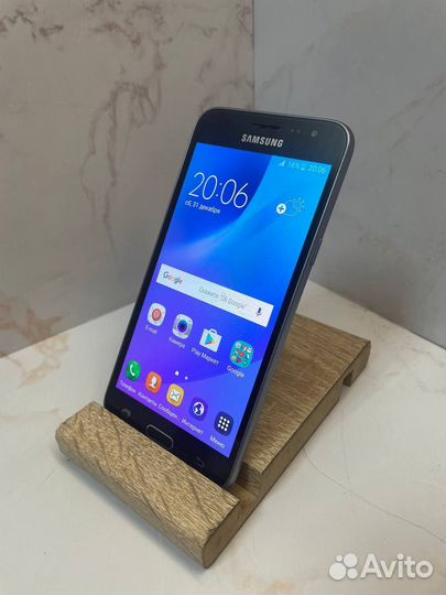 Samsung Galaxy J3 (2016) SM-J320H/DS, 8 ГБ