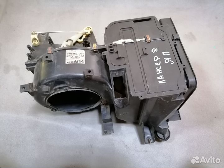 Корпус моторчика печки Mitsubishi Lancer 8 1996-03