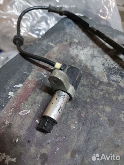 Датчик абс зпдний nissan sunny