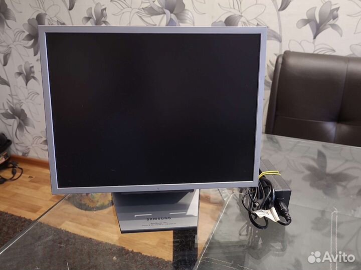Монитор Samsung, LG, 18.5