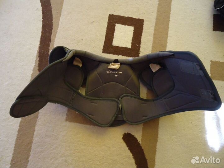 Хоккейный нагрудник