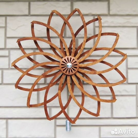 Кинетическая скульптура для интерьера