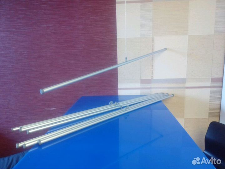 Подвес плаката. Ограничитель края банера