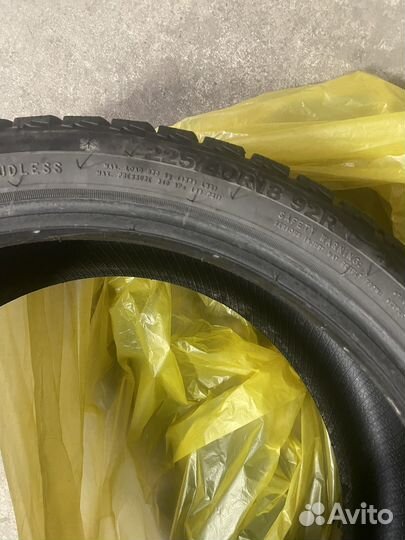 Triangle Snowlink TWT02 235/40 R18 92R