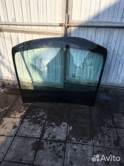 Продам стекло на Kia rio