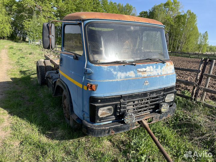 Двигатель автомобиля avia