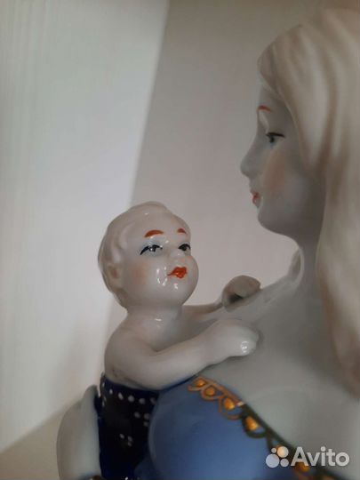 Статуэтка фарфор 33 см