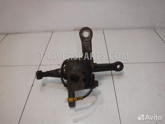 Кулак передний левый A6693320301