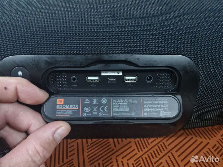 Портативная колонка jbl