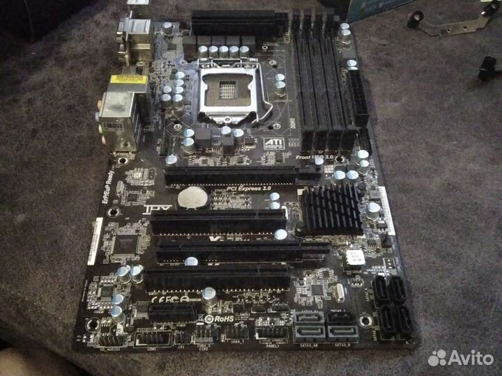 Материнская плата