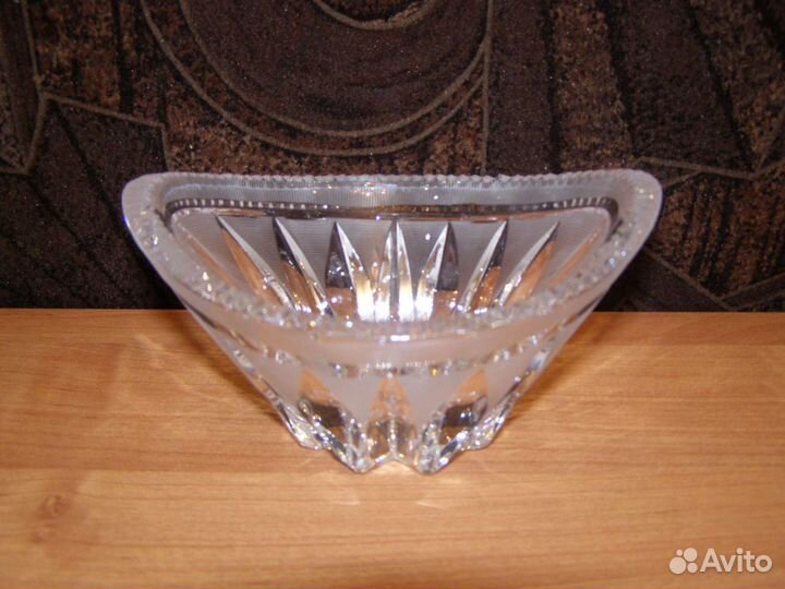 Хрустальные салатники, ваза