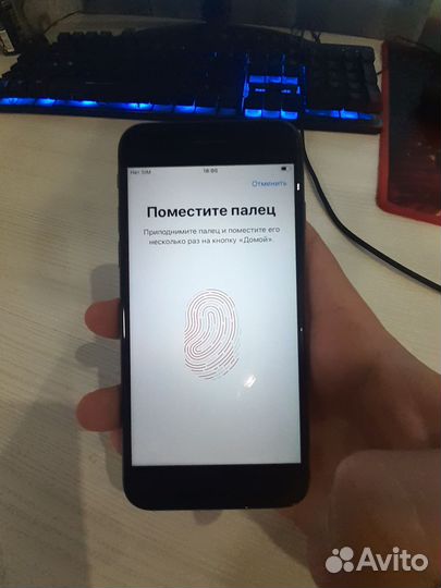 Телефон iPhone 8 64 gb