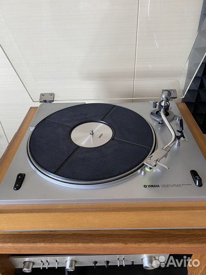 Проигрыватель винила Yamaha YP 700C