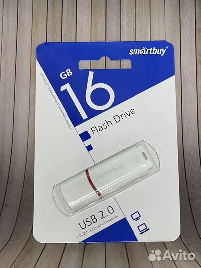 Флеш-накопитель 16 Gb Smartbuy Crown White