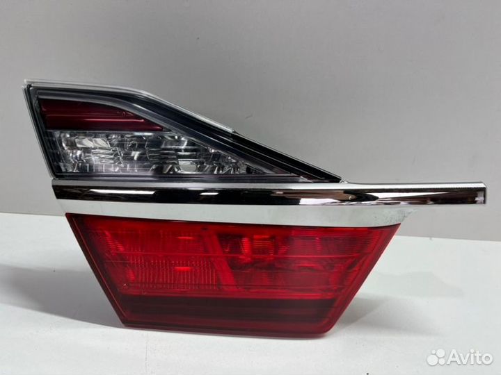 Фонарь внутренний задний левый Toyota Camry V55