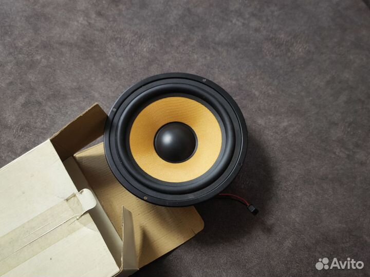 Динамик DYD820B Сабвуфер 200w 8 ohm