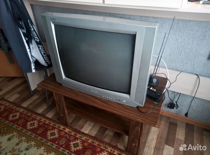 Телевизор, приставка, денди