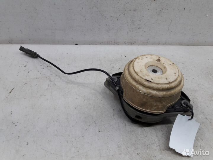 Кронштейн двигателя правый Mercedes-Benz Gl-Class