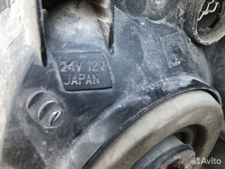 Toyota Corolla 150 фара передняя правая