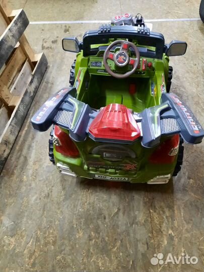 Детская машина на аккумуляторе