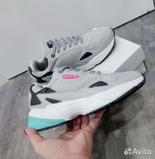 Кроссовки женские adidas falcon 36 37 38 39 40 41