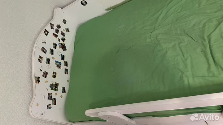 Детская кровать с матрасом и бортиком