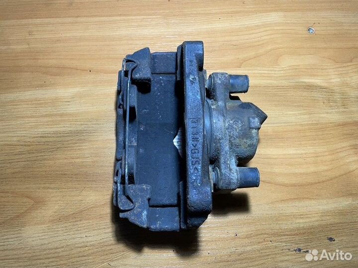 Суппорт тормозной передний левый renault fluence 2