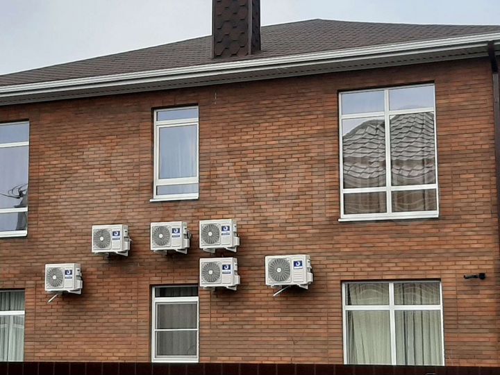 Дом 247 м² на участке 8 сот.