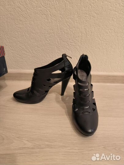 Туфли - ботильоны Carnaby 37 размера