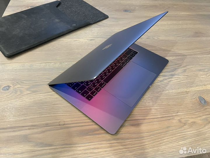 MacBook Pro 15 TouchBar i7 2.9 GHz 16Gb 512Gb SSD