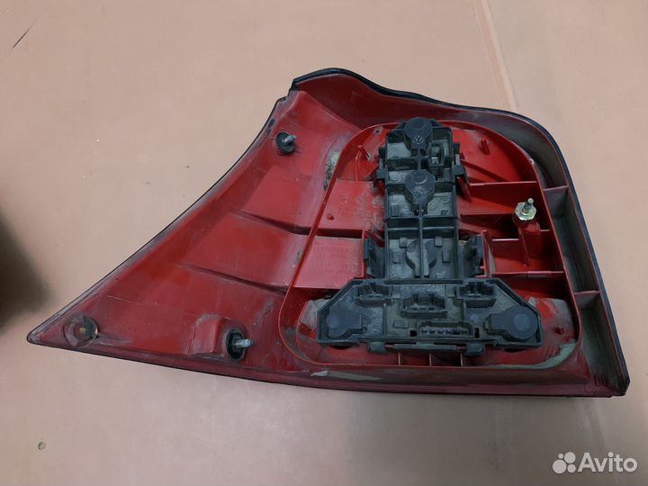 Продам задние фонари golf 4