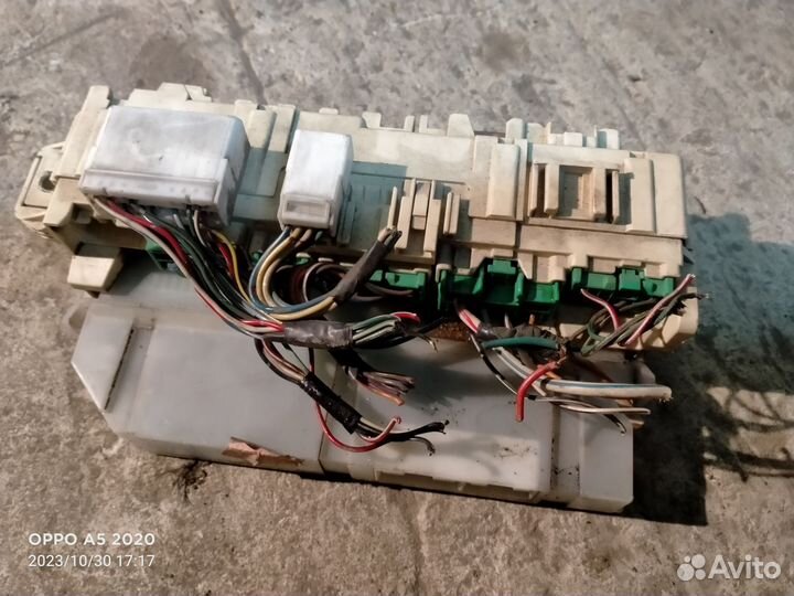 Блок предохранителей Mazda Xedos 9