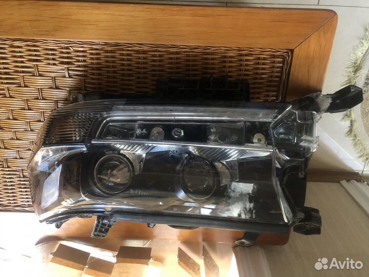 Левая фара land круйзер 200