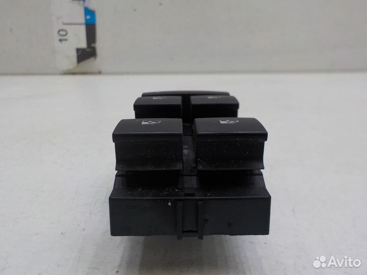 Блок управления стеклоподъемниками Opel Mokka 2012