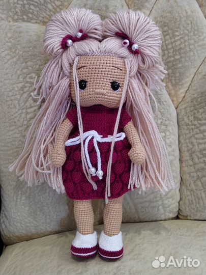 Вязаная кукла ручной работы