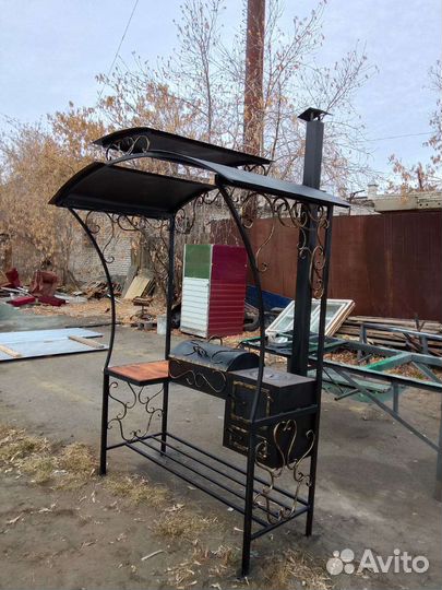 Мангал с печью под казан и двухуровневой крышей