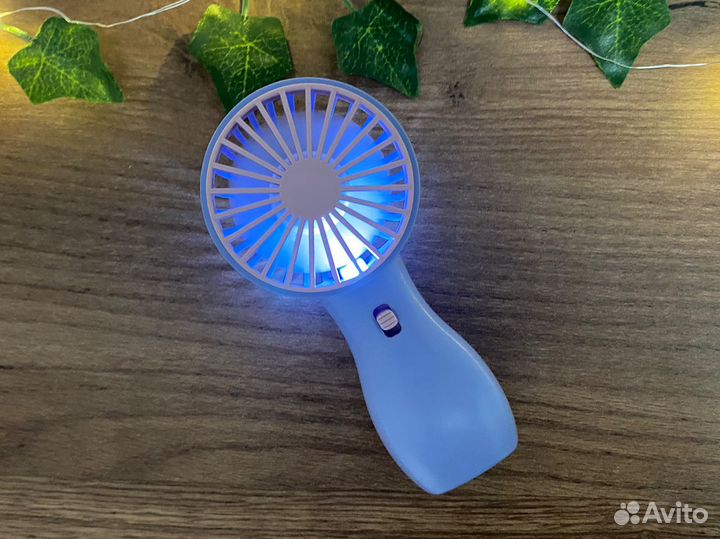 Ручной мини вентилятор