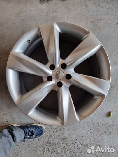 Диск литой R21